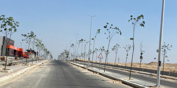 علي: استكمال تنفيذ شبكة الطرق فى العبور الجديدة