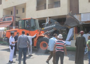 وزير الإسكان يُصدر 3 قرارات لإزالة مخالفات بناء بالساحل الشمالي الغربي والعاشر من رمضان