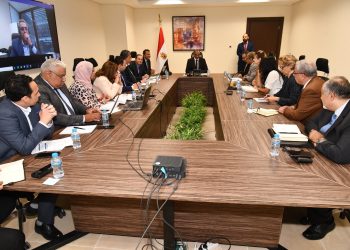 نائب وزير الإسكان يترأس الاجتماع الختامي لبعثة البنك الدولى والبنك الآسيوى بمقر الوزارة بالعاصمة الإدارية