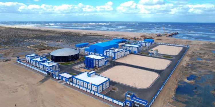 جولة تفقدية بمحطة تحلية مياه البحر و44 عمارة بمشروع سكن مصر بمدينة المنصورة الجديدة