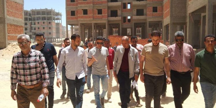 رئيس جهاز 15 مايو يتفقد وحدات “سكن كل المصريين” وسكن بديل المناطق العشوائية