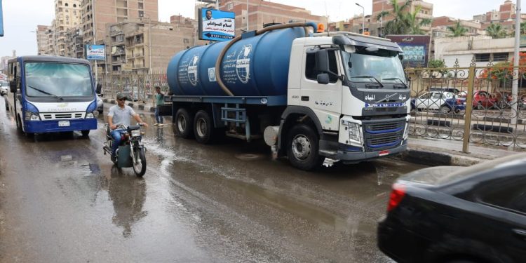 رئيس مياه الغربية: تمركز معداتنا وتنفيذ خطة مواجهة تجمعات الامطار على مستوى المحافظة