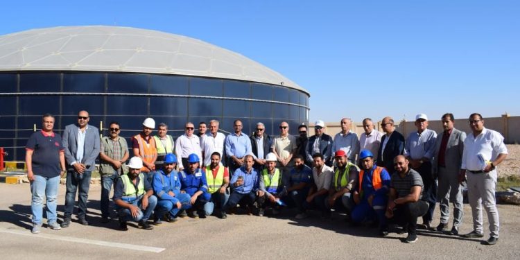 نائب وزير الاسكان يتفقد مشروعات مياه الشرب والصرف الصحي بمحافظة مطروح