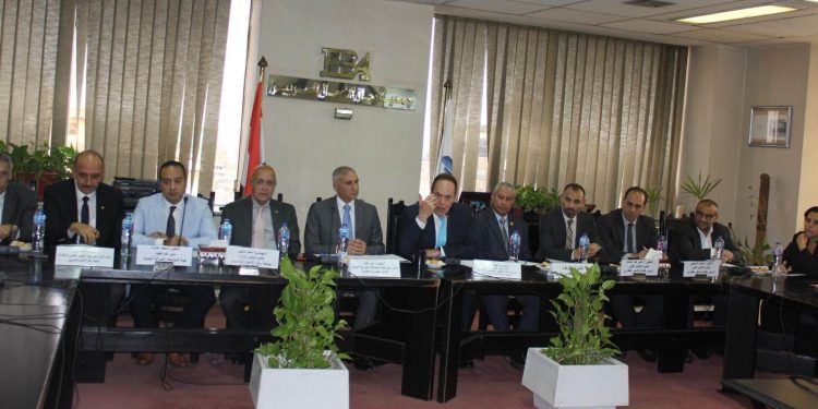 جانب من اجتماع جمعية رجال الأعمال المصريين مع الشهر العقاري