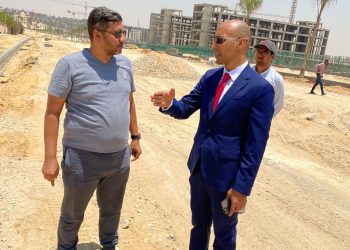 رئيس جهاز القاهرة الجديدة يواصل جولاته التفقدية لمتابعة أعمال المرافق والطرق ومحور 28