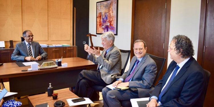 نائب وزير الإسكان يتابع مع بعثة البنك الدولي موقف برنامج خدمات الصرف الصحي المستدامة في المناطق الريفية بمرحلتيه 1و2