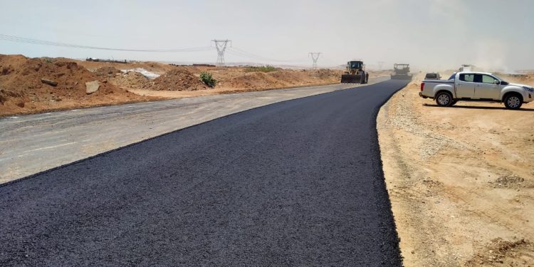 رئيس جهاز العاشر من رمضان يتفقد 52 عمارة ضمن “سكن كل المصريين” وأعمال الطرق بالمنطقة الصناعية ومنطقة المطورين