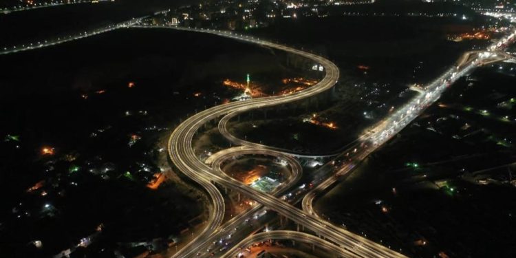 المقاولون العرب: بدء التشغيل التجريبى لكوبرى طه حسين بارتفاع 50 مترا