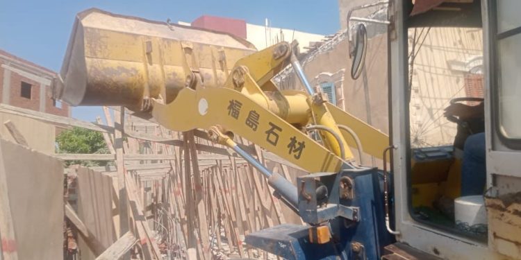 وزير الإسكان يُصدر قرارين بإزالة مخالفات بناء بمدينة بني سويف الجديدة..وحملات بالعاشر من رمضان و 6 أكتوبر