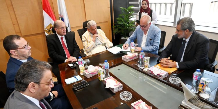 توقيع عقد اتفاق تسوية لقطعة أرض بدمياط الجديدة بين “المجتمعات العمرانية” و”الرحاب السعودية المصرية”