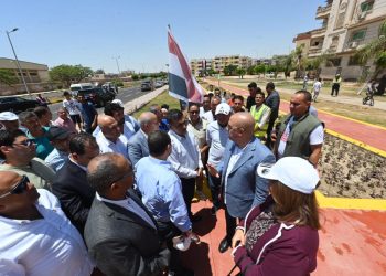 وزير الإسكان يتفقد مشروعات “تطوير محاور الطرق” و”سكن كل المصريين” ومحطة معالجة الصرف الصحي بمدينة السادات