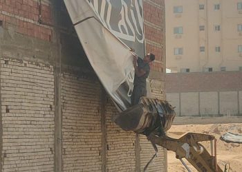 وزير الإسكان يُصدر 4 قرارات لإزالة مخالفات بناء بالسادات.. ورفع إشغالات وغلق أنشطة مخالفة بالقاهرة الجديدة