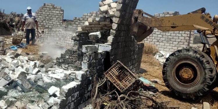 وزير الإسكان يُتابع جهود منع المخالفات واسترداد الأراضي المتعدي عليها بــ3 مدن جديدة