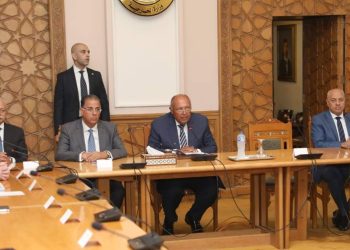 وزير الخارجية يلتقي بالسفراء المنقولين للعمل كرؤساء لبعثات مصر في الخارج
