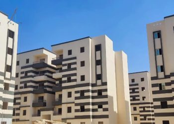 وزير الإسكان: تنفيذ أعمال تشطيب واجهات 638 عمارة فى “سكن كل المصريين” بالعبور الجديدة