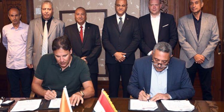 المقاولون العرب وفايكنج للسياحة يوقعان عقد تصنيع 4 فنادق عائمة جديدة