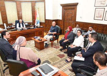 رئيس القابضة للمياه يتابع موقف جائزة التميز الداخلى فى مجالى خدمة العملاء والخط الساخن