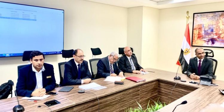 نائب وزير الإسكان يترأس اجتماعا لمتابعة مشروع محطة معالجة إسكندرية الغربية