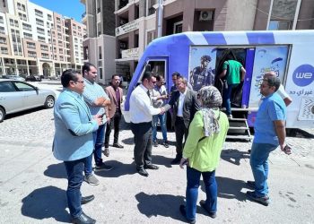 رئيس جهاز “العاصمة الإدارية” يتفقد سيارة مجهزة لخدمة قاطني الحي السكني الثالث R 3