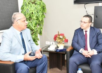 معاون وزير الإسكان يتابع سير عمل “صندوق تمويل المساكن” والمشروعات المشتركة مع المجتمعات العمرانية