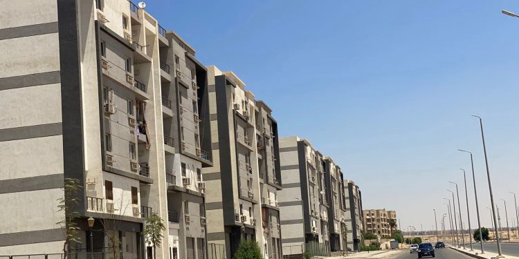 رئيس جهاز مدينة القاهرة الجديدة يتفقد مشروعي سكن مصر ودار مصر