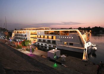 فايكنج للبواخر والمقاولون العرب يفتتحان أحدث الفنادق العائمة بأسوان