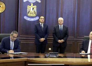 تنفيذا لتوجيهات الرئيس .. 100 منحة للمتفوقين في الجامعات الأجنبية بالعاصمة الإدارية