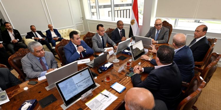 وزير الإسكان يتابع البرنامج الزمني للانتهاء من مختلف مكونات مشروع تطوير موقع التجلى الأعظم بسانت كاترين