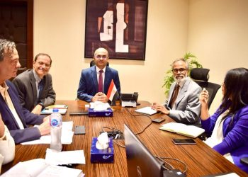 نائب وزير الإسكان يترأس الاجتماع الختامي لبعثة البنكين الدولى والآسيوى لمتابعة برنامج خدمات الصرف المستدامة بـ6 محافظات