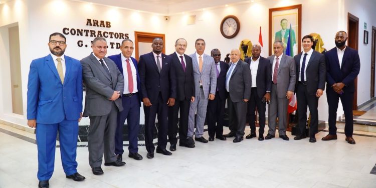 رئيس المقاولون العرب فى جولة عمل بغينيا الاستوائية