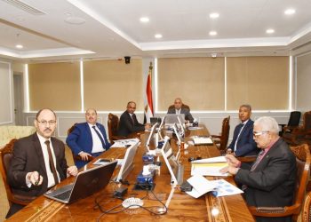 وزير الإسكان يتابع مشروع تطوير ورفع كفاءة وتوسعات محطة معالجة الصرف الغربية بالإسكندرية