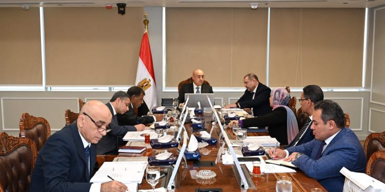 وزير الإسكان يترأس اجتماع التنمية السياحية.. والتصديق على الحساب الختامي للهيئة