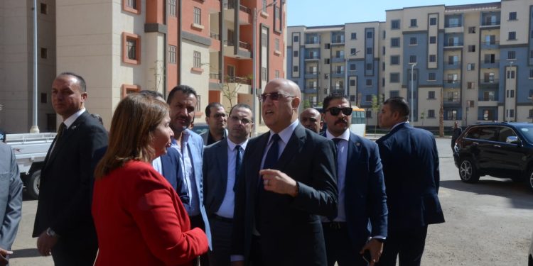 جانب من جولة وزير الإسكان بحدائق العاصمة
