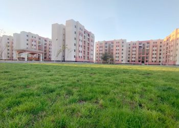 وزير الإسكان يتابع موقف المشروعات السكنية والخدمية بمدينة قنا الجديدة علي 29 ألف فدان