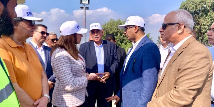 نائبا وزير الإسكان ومحافظ البحيرة يتفقدان المشروعات الجارية ببرنامج خدمات الصرف الصحي المستدامة بالبحيرة