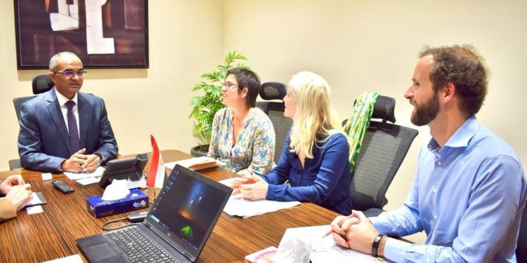 نائب وزير الإسكان يلتقي ممثلي الاستثمار الأوروبي لمناقشة برنامج خدمات الصرف الصحي بكفر الشيخ