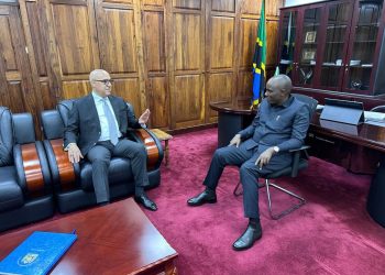 وزير الإسكان ونائب رئيس الوزراء التنزاني يتابعان تقدم الأعمال بمشروع سد ومحطة “جوليوس نيريري” الكهرومائية