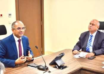 نائب وزير الإسكان يترأس اجتماعاً لمتابعة منظومة مياه الشرب بالقاهرة الجديدة وموقف المشروعات الجارية