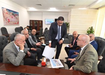 جانب من الاجتماع بالعلمين الجديدة