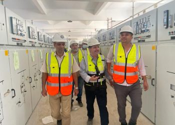 وزير الإسكان يتابع موقف العمل بمشروعات الكهرباء والمرافق والخدمات بمدينة حدائق العاصمة