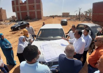 رئيس جهاز الشروق يتفقد منطقة الرابية المضافة للمدينة.. ويلتقي قاطنيها لمناقشة مقترحاتهم