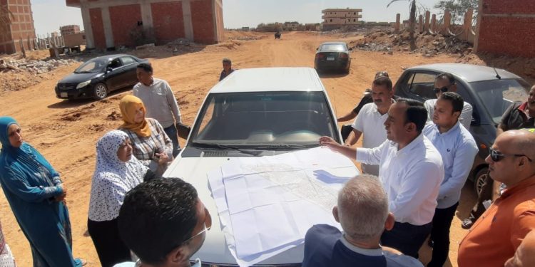 رئيس جهاز الشروق يتفقد منطقة الرابية المضافة للمدينة.. ويلتقي قاطنيها لمناقشة مقترحاتهم