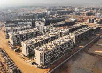 إدريس محمد: اقتراب إنتهاء تسليم المرحلة الثانية بالكامل لمشروع “سيناريو”.. ومعدلات الانشاءات 80%