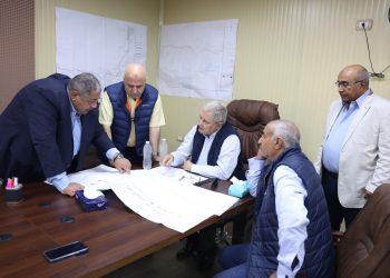 رئيس القابضة للمياه يتفقد مشروع تحسين ورفع كفاءة شبكات الصرف الصحي بالمقطم