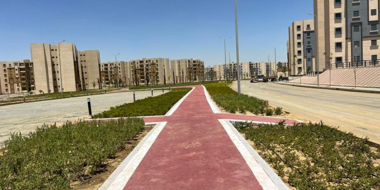 وزير الإسكان: بدء تنفيذ مرافق المنطقة اللوجيستية ومحطة صرف صناعي بأكتوبر الجديدة