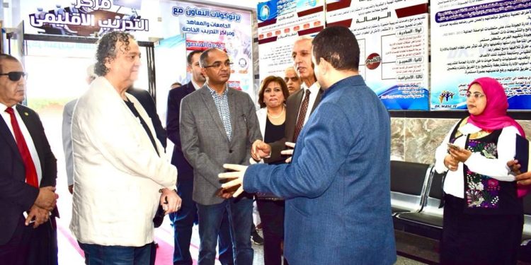 نائب وزير الإسكان يتفقد مشروعات الصرف التي دخلت الخدمة والجاري تنفيذها بمحافظة الدقهلية