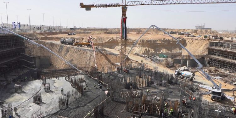 منصات تحتفل بصب أخر مرحلة خرسانية فى أساسات مشروع بوديا تاور بالعاصمة الإدارية