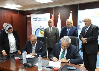 مياه الجيزة توقع عقود تعاون مع منافذ جديدة للدفع الإلكتروني للفواتير