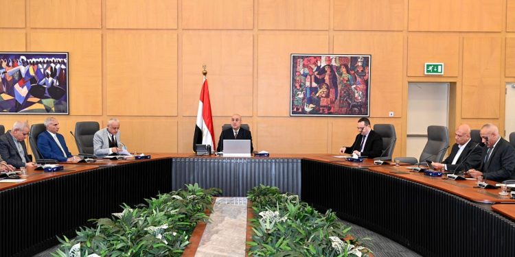 وزير الإسكان يصدر حزمة من التكليفات خلال لقائه برؤساء أجهزة المدن الجديدة