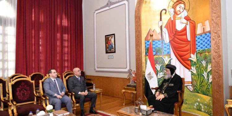 وزير الإسكان يلتقي البابا تواضروس الثاني لمتابعة موقف تنفيذ الكنائس فى المدن الجديدة